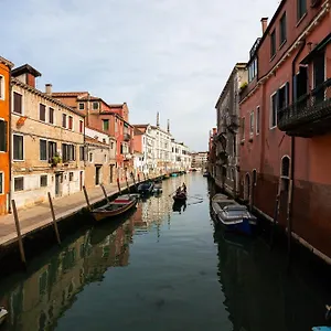 Apartment Tintoretto Cozy Duplex R&r, Venice